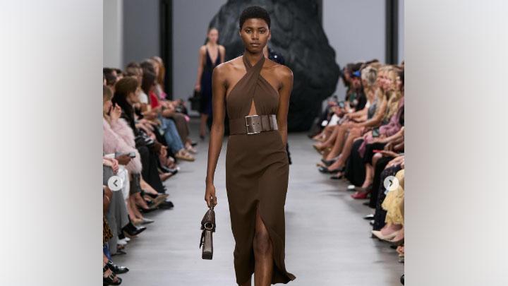 New York Fashion Week Larang Pemakaian Bulu Hewan Mulai 2026